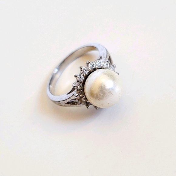 Ring - Picture 3 of 5